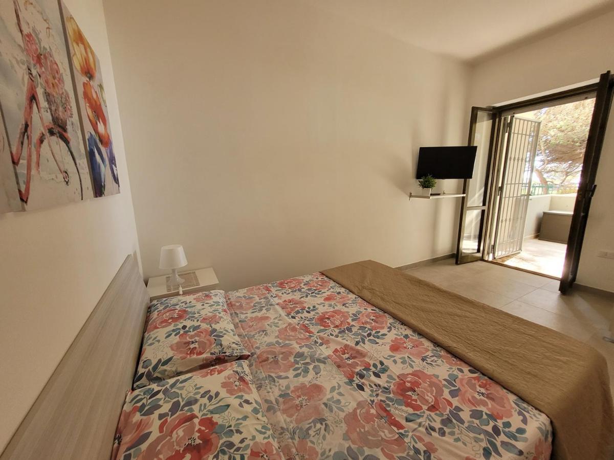 Fronte Pineta Mare Rivabella Appartement Buitenkant foto